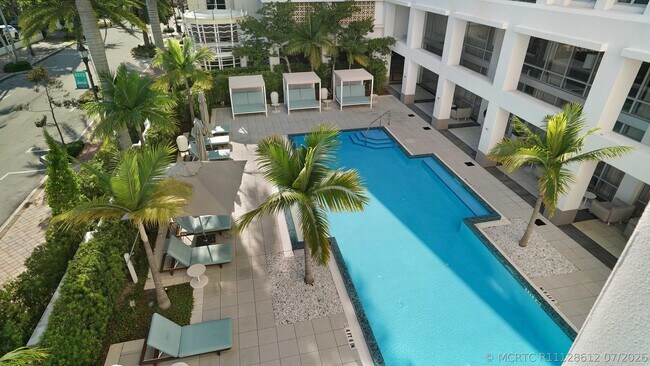 Building Photo - 155 E Boca Raton Rd