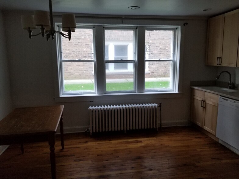 Building Photo - 1326 Dewey Ave