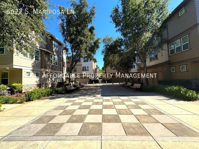 Building Photo - 6622 S Mariposa Ln