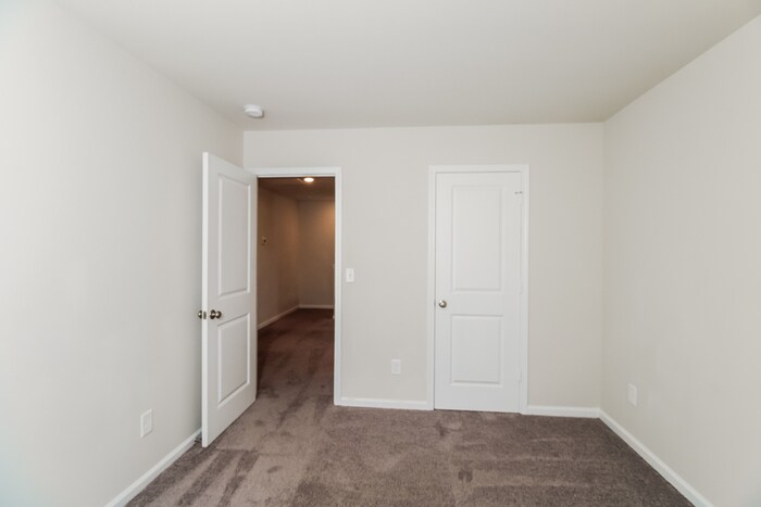 Building Photo - 400 Red Poll Wy