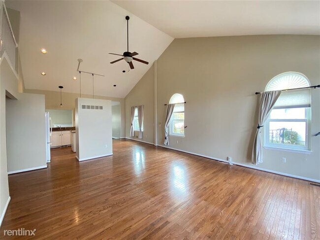 Building Photo - 6710 Summerdale Ct E
