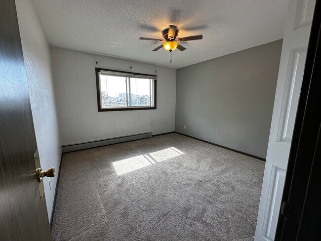 Building Photo - 890 33rd Ave