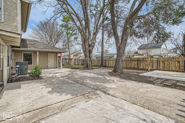 Building Photo - 5714 Mackmiller Dr