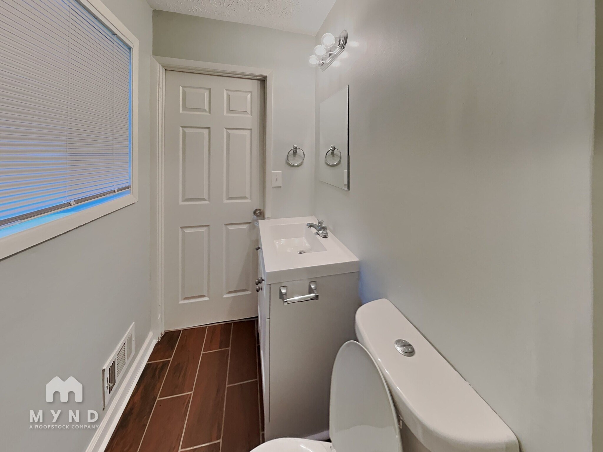 Building Photo - 5906 Pineglen Ct