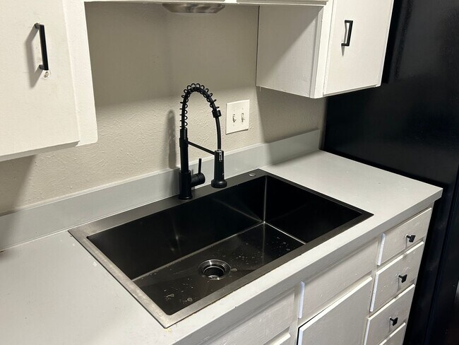 Interior Photo - Oak Lawn Place