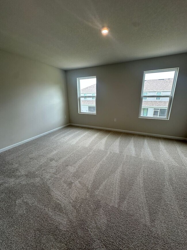 Building Photo - Brande New Townhome in South Daytona