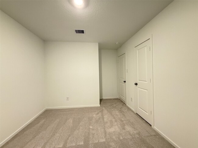 Building Photo - 16802 Old Wagon Wy