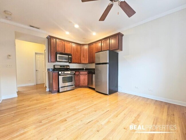 Building Photo - 1 bedroom in CHICAGO IL 60657