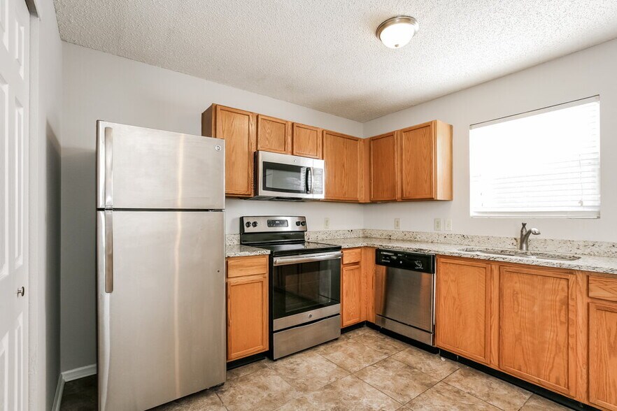 Building Photo - 10860 Wymm Ln
