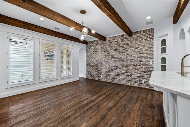 Building Photo - 4318 University Blvd