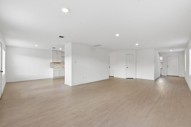 Building Photo - 6323 Geyser Starish Dr