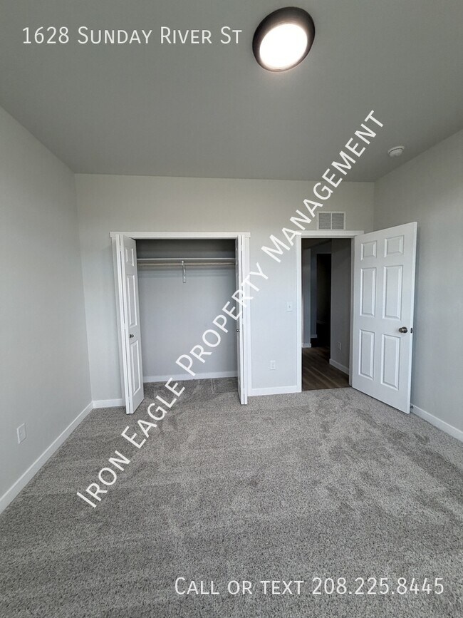 Building Photo - 1628 Sunday River St