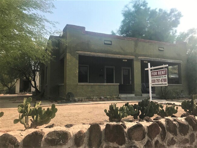 Primary Photo - 248 E University Blvd