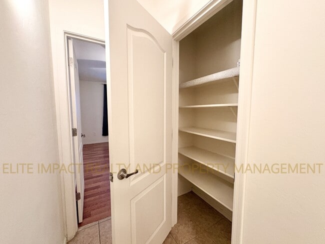 Building Photo - 7159 E Cherrywood St