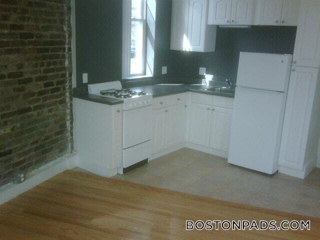 Building Photo - 151 Park Dr