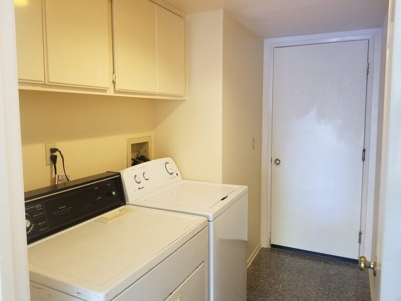 Building Photo - 11715 Thomas Hayes Ln