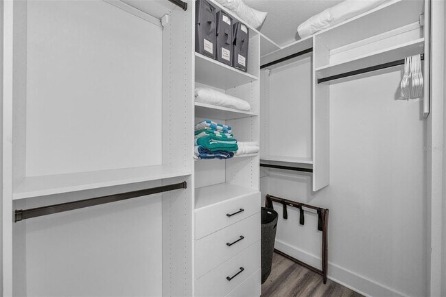 Building Photo - 415 Island Way