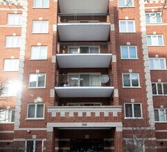 Building Photo - 5000 Oakton St