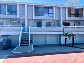 Building Photo - 11 Baruna Ct
