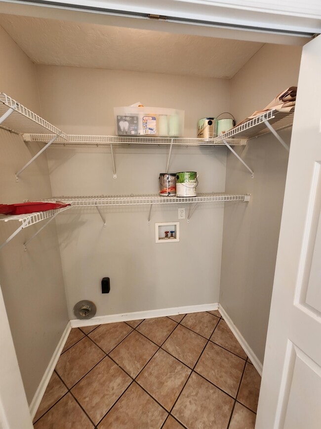 Building Photo - 501 Laurel Pl