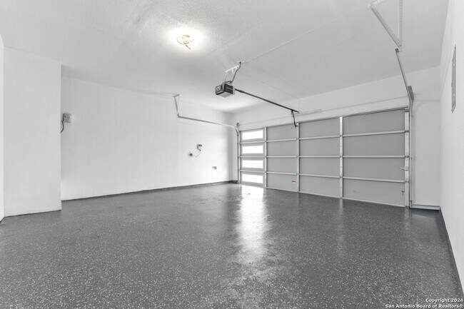 Building Photo - 8030 Bluewater Cove