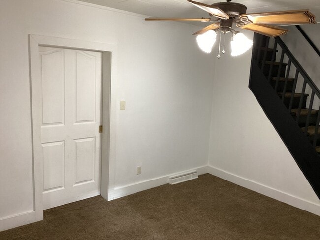 Building Photo - Charming House in the Country