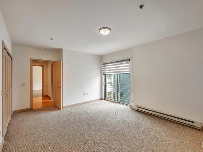 Building Photo - 368 Elm St