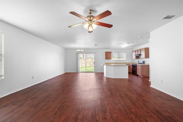 Building Photo - 2117 Laughlin Rd