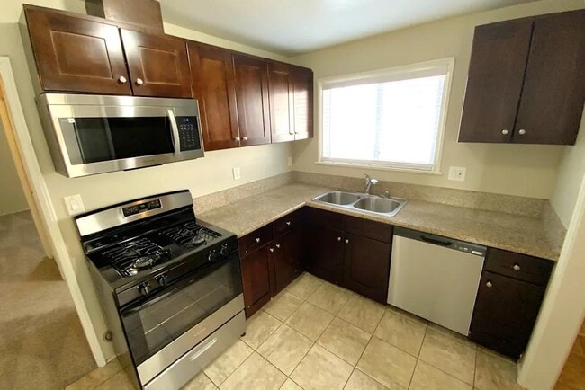 Building Photo - 1629 W 110th St
