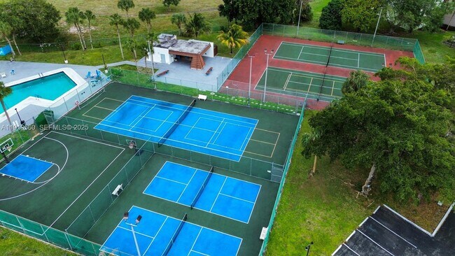 Building Photo - 7051 Environ Blvd