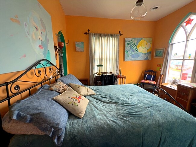 Building Photo - Short term fully furnished rental in Knoxv...