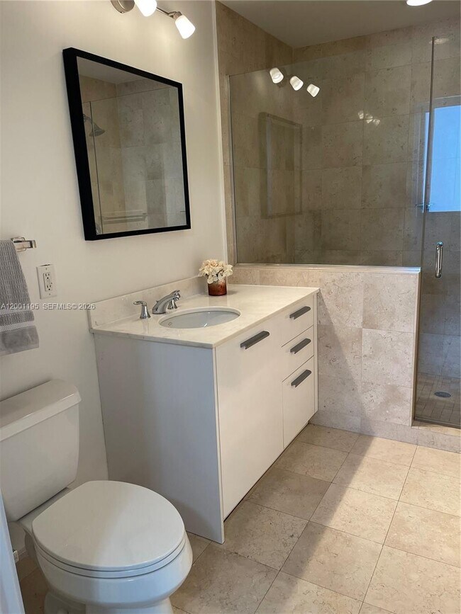 Building Photo - 1050 Brickell Ave