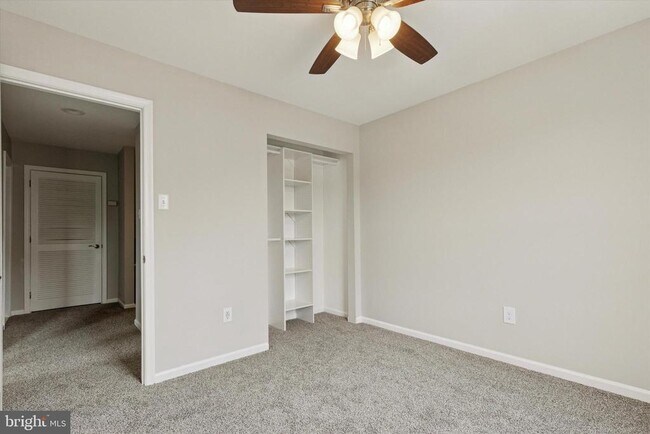 Building Photo - 5503 Drawbridge Ct