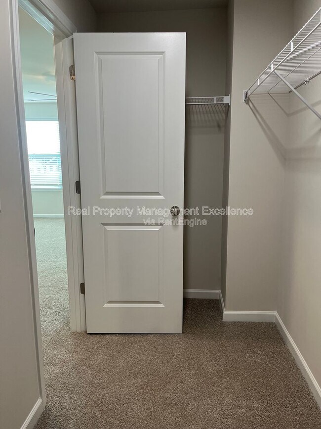 Building Photo - 139 Pinkie Ln