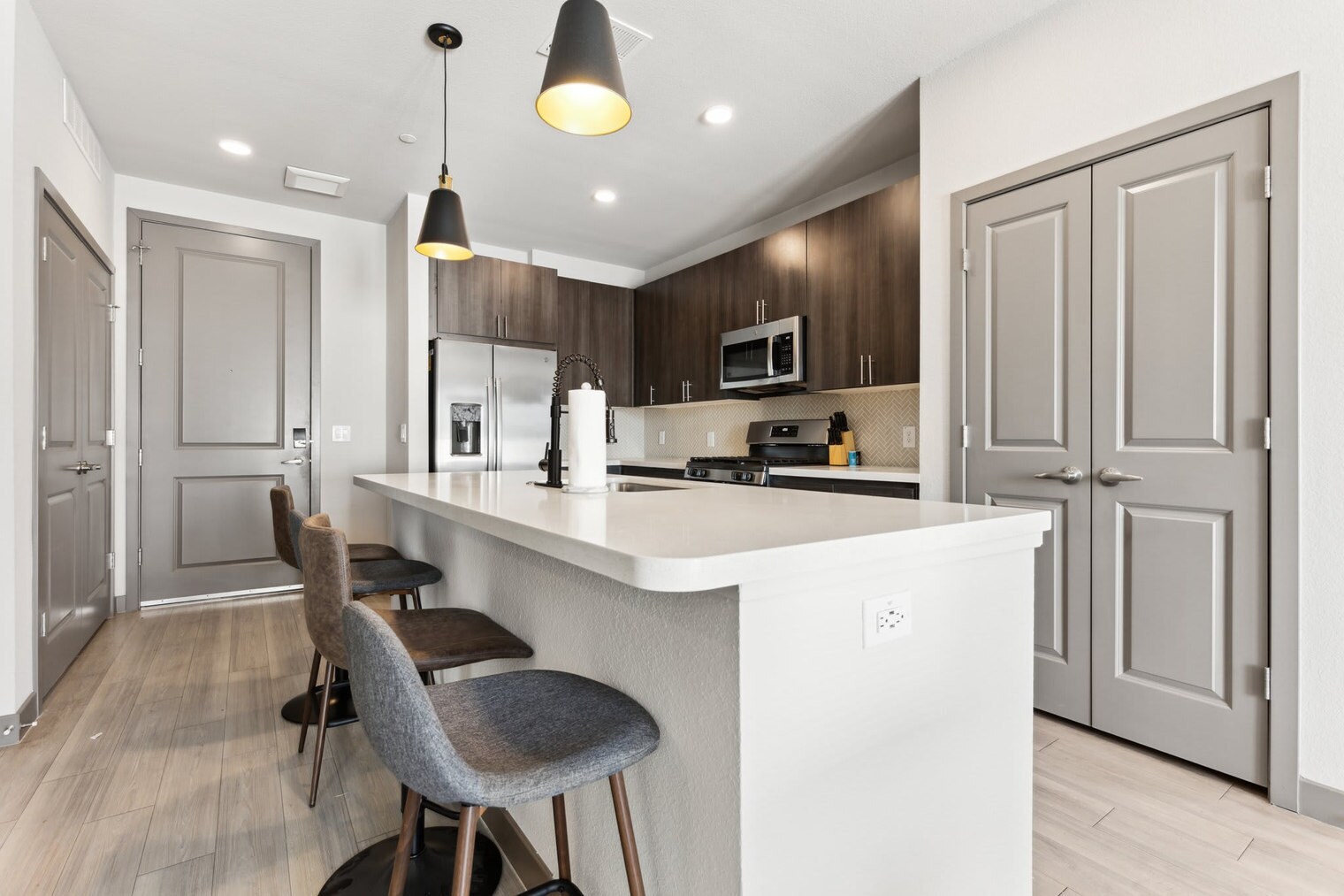 Building Photo - 400 N 2nd Ave