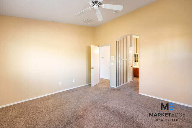 Building Photo - 3Bed/2Bath House at Litchfield Rd/Camelbac...