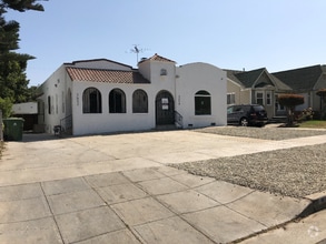 Building Photo - 3654 W 58th Pl
