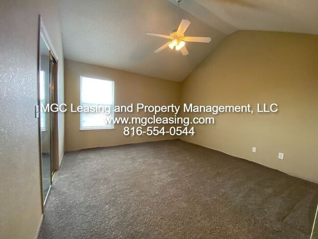 Building Photo - South Garden Two Bedroom Townhome