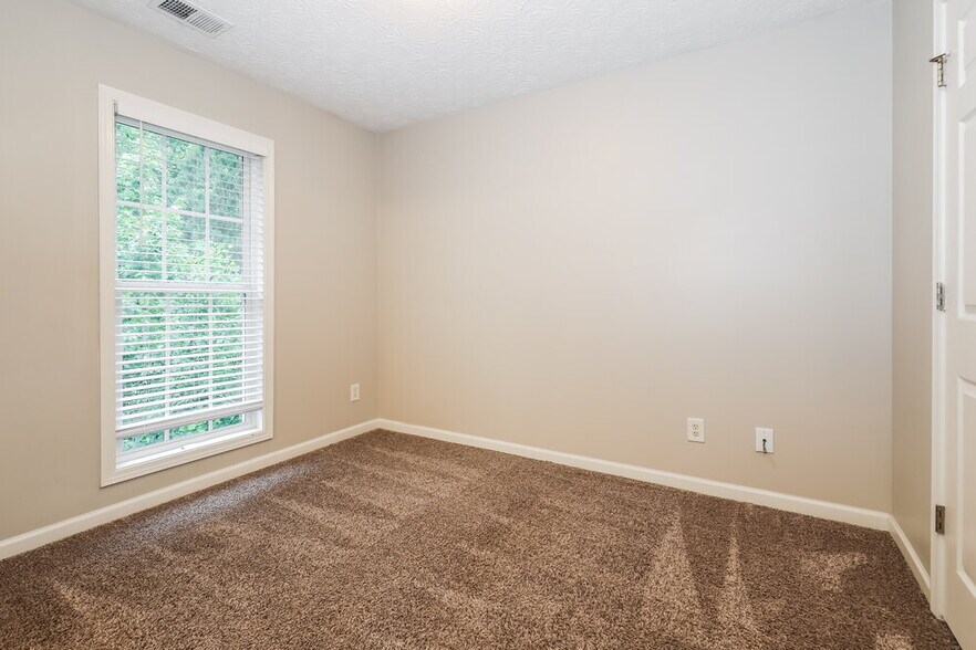 Building Photo - 4047 Riverside Pkwy