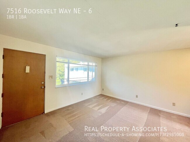 Building Photo - 7516 Roosevelt Way NE