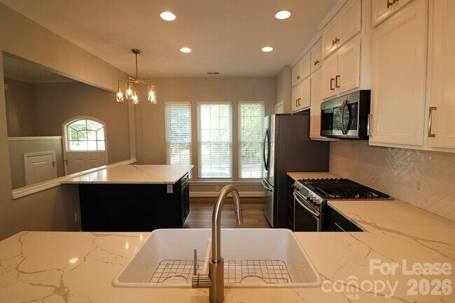 Building Photo - 564 6th Baxter Crossing