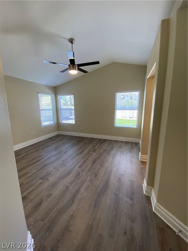 Building Photo - 824 Sparkle Ray Ave