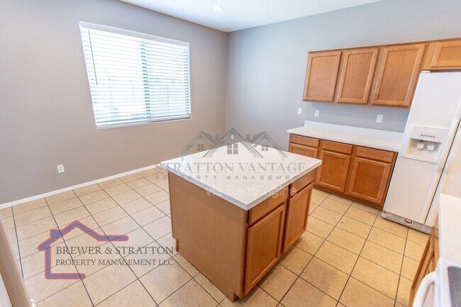 Building Photo - 6427 S 71st Dr