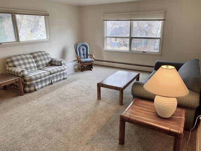 Building Photo - 118 Gem St