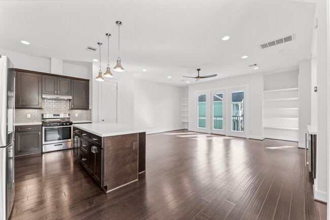 Building Photo - 2909 Gillespie St