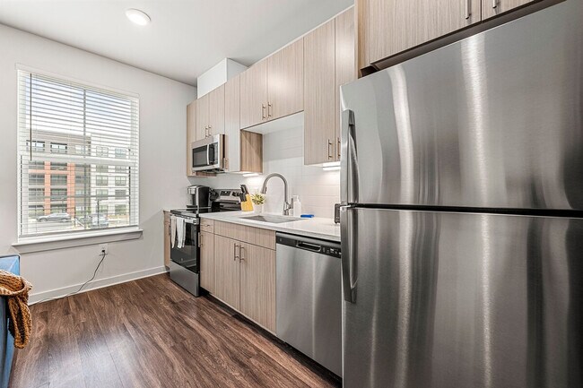 Building Photo - 2048 Bolton Dr NW