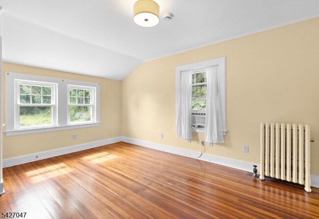 Building Photo - 74 S Mountain Ave