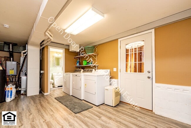 Building Photo - 40 Ln 375 Lake James