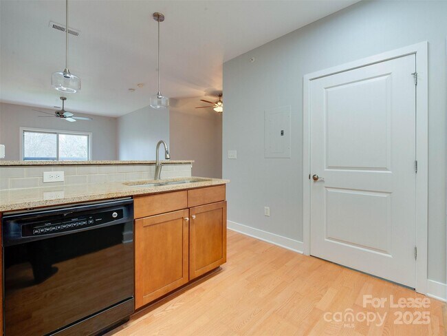 Building Photo - 630 Calvert St