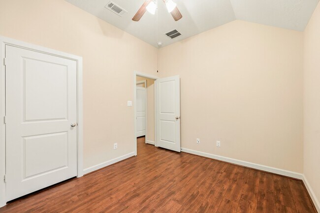 Building Photo - 18315 E Willow Oak Bend Dr